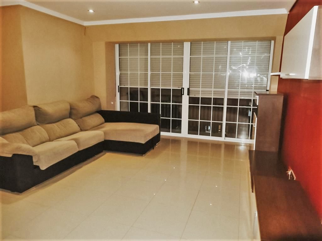 GRAN OPORTUNIDAD PISO EN MANISES DE 3 HABITACIONES!!